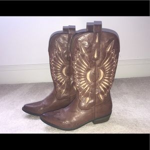 Cowgirl boots size 10